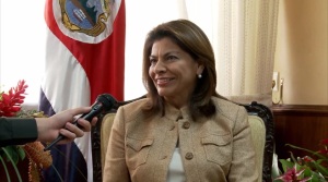 Presidenta Chinchilla aseguró que el que el milagro ocurriera en Costa Rica es prueba de la devoción y la fe del pueblo.